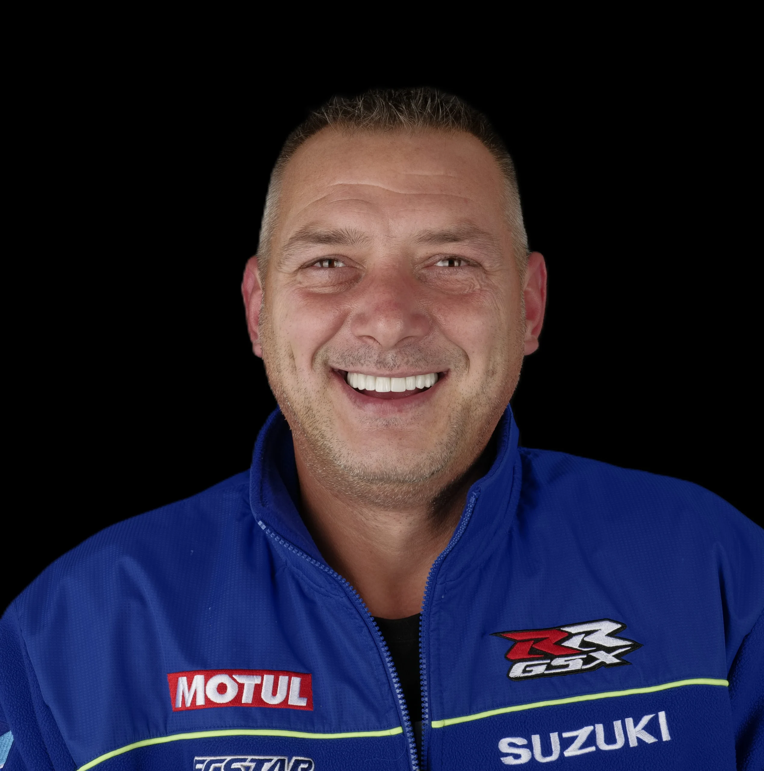 Pacient Smileway Timișoara după dinți ficși pe implant în 24 de ore, fotografie portret